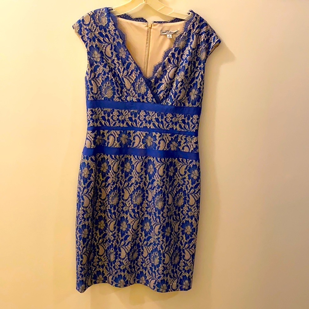 Elegant Blue Lace Midi Dress